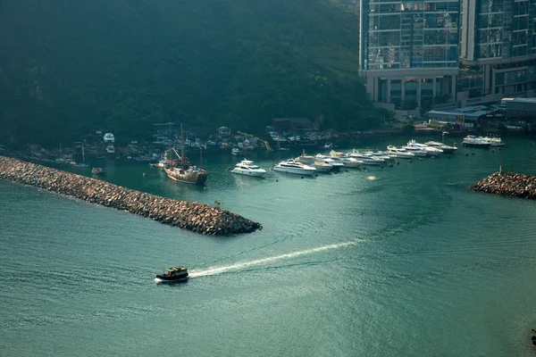Ocean Park Hong Kong Ocean Park tower overlooking the valley of the yacht Aberdeen Channel — Stock Photo, Image