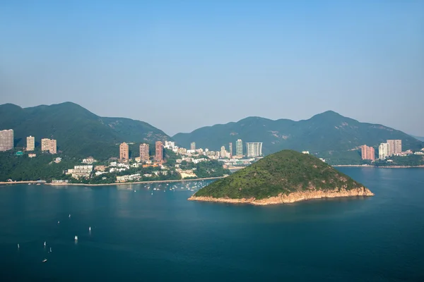 Ocean park hong kong ocean park turm mit blick auf abstoßen bucht auf der jacht — Stockfoto