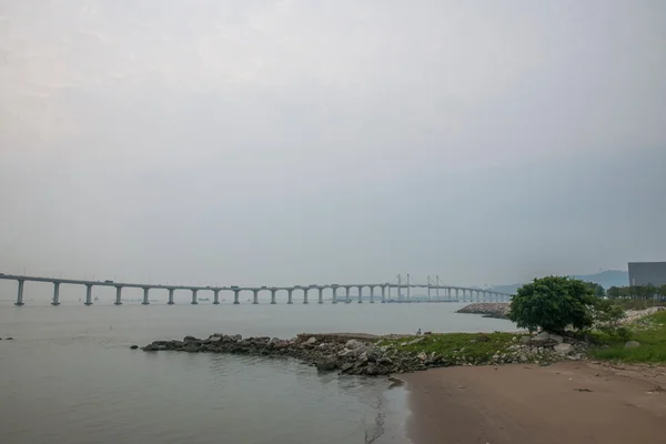 Macau Ponte da Amizade através do mar — Fotografia de Stock