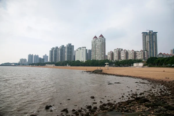 Zhuhai City, Provincia de Guangdong, Zhong Ling Kok Tsui amantes de los mariscos muelle junto al mar — Foto de Stock