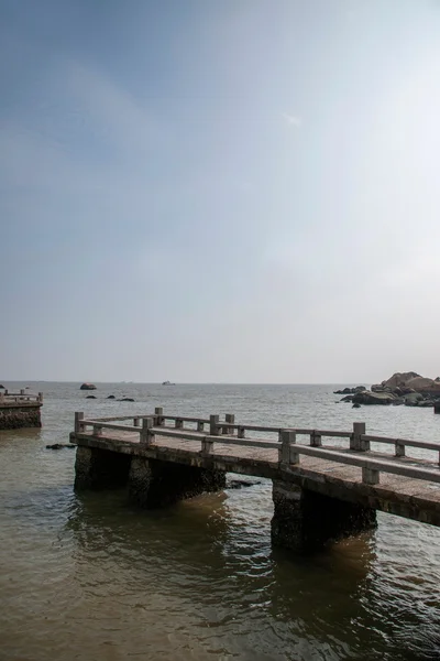 Zhuhai city, guangdong provinz, mittlere liebhaber strand "zhuhai fischermädchen" malerischer korridor — Stockfoto