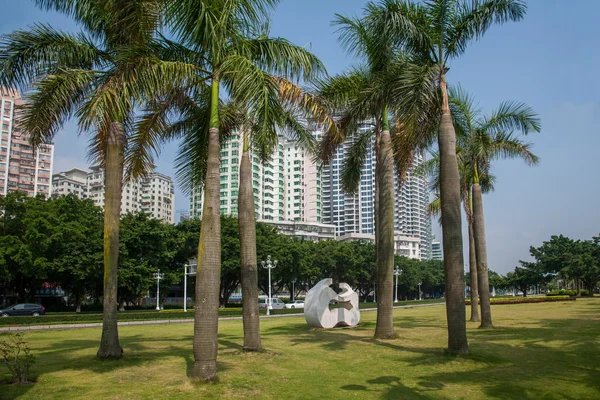 Camino, Zhuhai, Guangdong par parque de la calle frente al mar — Foto de Stock