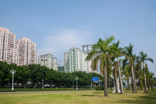 Route, Zhuhai, Guangdong couple front de mer rue parc — Photo