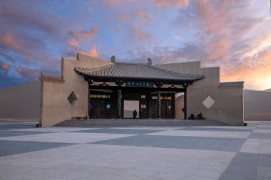 mingsha primavera di mezzaluna a dunhuang, gansu quadrati