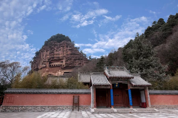 Monasterios y cuevas de Tianshui Maiji — Foto de Stock