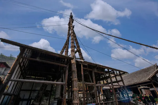 Zigong one thousand meters Son ancient salt sea Well "crane" — Stock Image Zigong one thousand meters Son ancient salt sea Well "crane" Royalty Free Stock Images