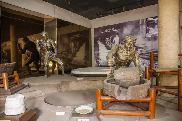 Zigong αλάτι Μουσείο βιτρίνα τεχνολογική διαδικασία μοντέλο του πεδίου αρχαία αλάτι — Φωτογραφία Αρχείου