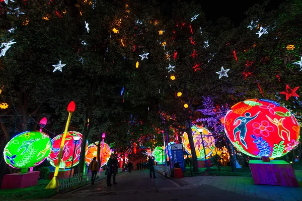 XIX Zigong International Dinosaur Lantern Festival "Año auspicioso de China" el área principal —  Fotos de Stock