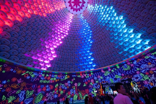 XIX Zigong International Dinosaur Lantern Festival "Cielo de ensueño" Área principal — Foto de Stock