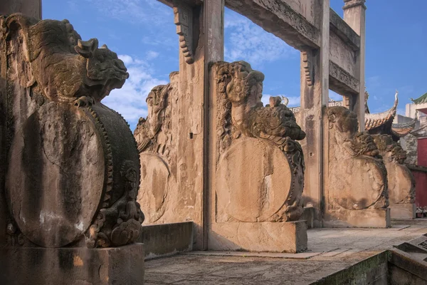 Город Лэшань, Сычуань Цяньвэй Лин Син Гейт Шихфанг Цяньвэй Конфуцианский храм — стоковое фото