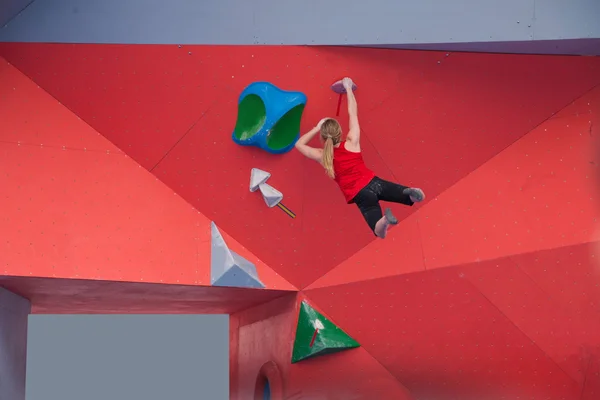 Men and women climbing race — Stock Photo, Image