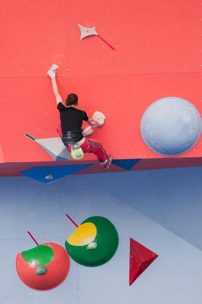 Men and women climbing race — Stock Photo, Image