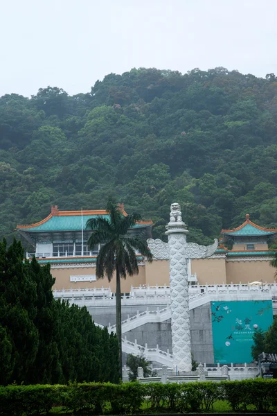 Tchaj-wan je národní palác muzeum, taipei, čínská tabulka po dešti — Stock fotografie