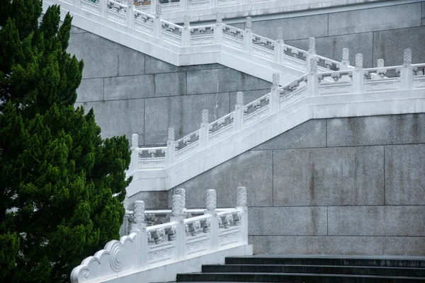 Musée National du Palais à Taipei, Taiwan environnement écologique après la pluie — Photo