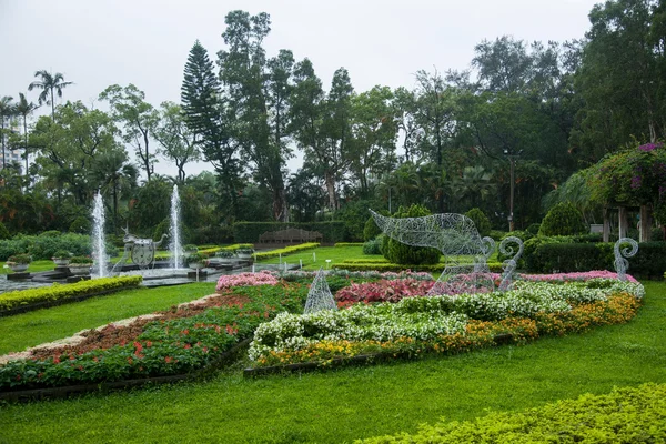 Taipei, Taiwan Shilin Residence jardín y quiosco — Foto de Stock