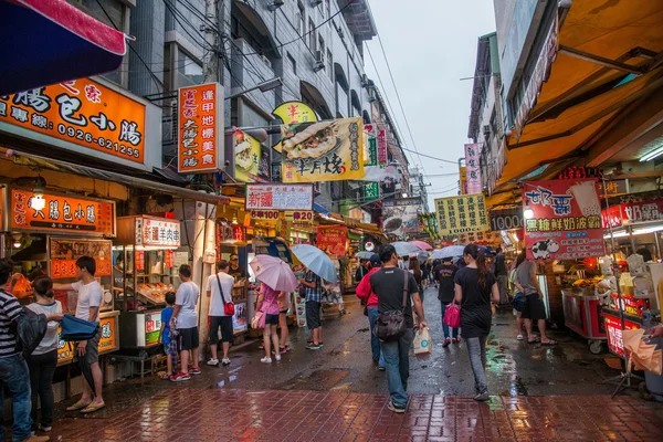 Mercado nocturno Feng Chia de Taiwán, Taichung, Taiwán — Foto de Stock