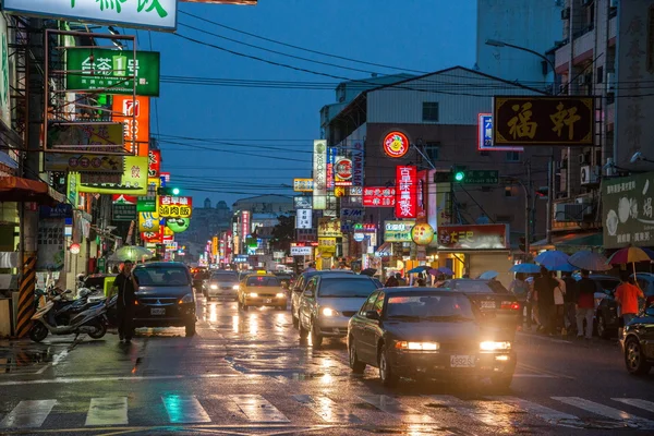 Taiwan 's Feng Chia Night Market, Taichung, Taiwan Wenhua Road cu o noapte înainte — Fotografie, imagine de stoc