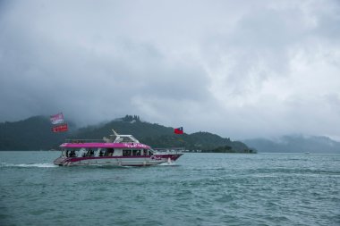 güneş ay Gölü nantou County, Tayvan Servisi yolcu yat üzerinde