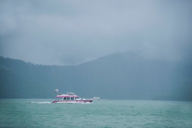 güneş ay Gölü nantou County, Tayvan Servisi yolcu yat üzerinde