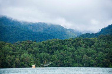 güneş ay gölde nantou county, Tayvan balıkçı teknesi