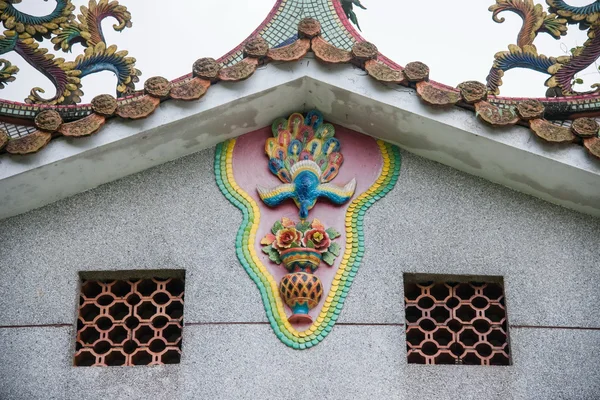 Taiwan's Chiayi City to Alishan Highway next to the small temple — Stock Photo, Image