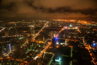 gece kaohsiung ve kaohsiung 85 ilçe binasına bakan kaohsiung, Tayvan