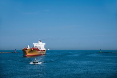 sea port kaohsiung, kaohsiung, Tayvan mekikle gelen gemi