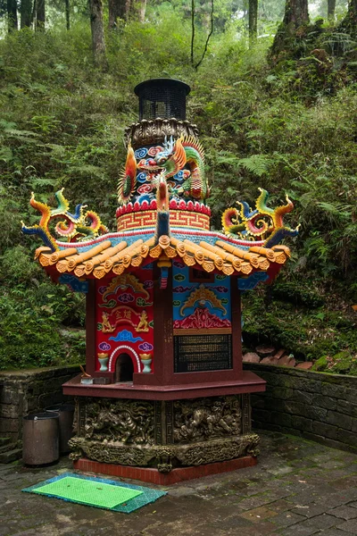 Alishan, ciudad de Chiayi, bosque virgen del templo de Taiwán —  Fotos de Stock