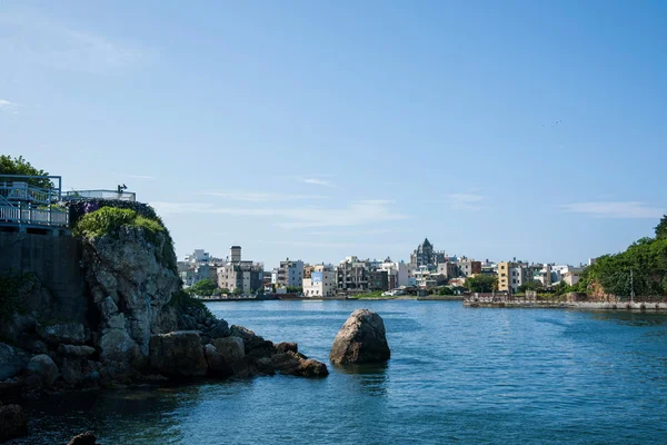 Fartyg från shuttle på havet port kaohsiung, kaohsiung, taiwan — Stockfoto