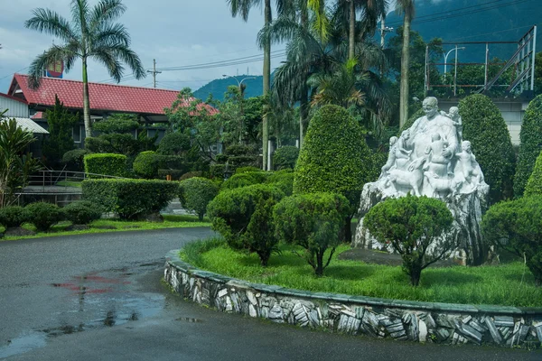 Hualien staden, hualien county, taiwan lång-marmor bearbetning fabriken landskap skulptur "mamma" — Stockfoto