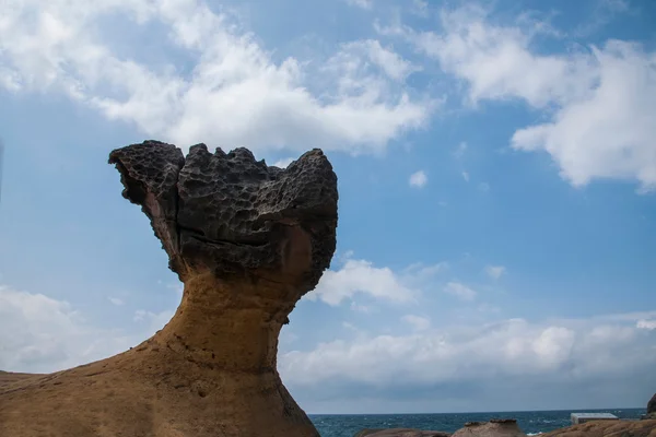 Distretto di Wanli, Nuova Taipei, Taiwan "Yehliu Geopark" e paesaggio roccioso a forma di fungo — Foto Stock