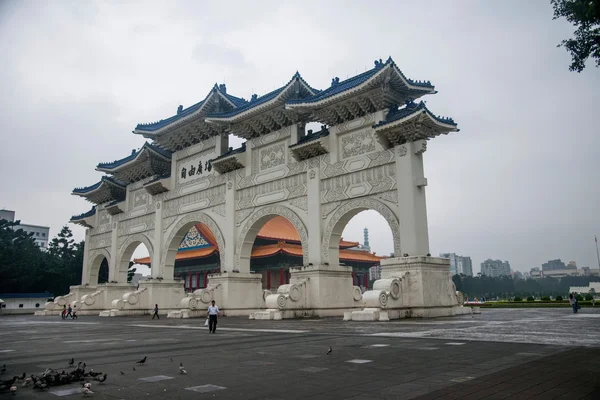 Район Чжунчжэн, Тайбэй, Тайвань, Мемориальный зал Чан-ши, площадь Свободы — стоковое фото