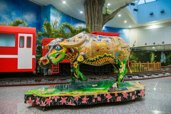 Taiwan Taoyuan International Airport Terminal Display Taiwan Alishan Alishan trem com gado ", gado " — Fotografia de Stock