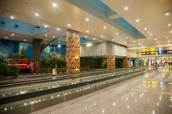 Taiwan taoyuan internationalen flughafen terminal zollfreie einkaufszentren — Stockfoto
