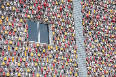 Chongqing shi guohua seramik a.ş., ltd. hurda tankların bir duvara bir sopayla