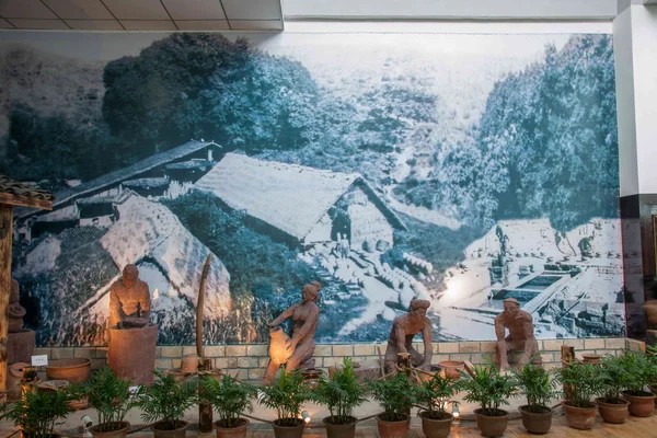 Rongchang ancient pottery kilns and ceramics production process safety Chongqing Rongchang pottery museum exhibit — Stock Photo, Image