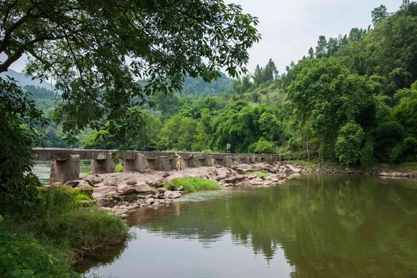 Chongqing Banan District East River Springs cinque stoffa di pietra — Foto Stock