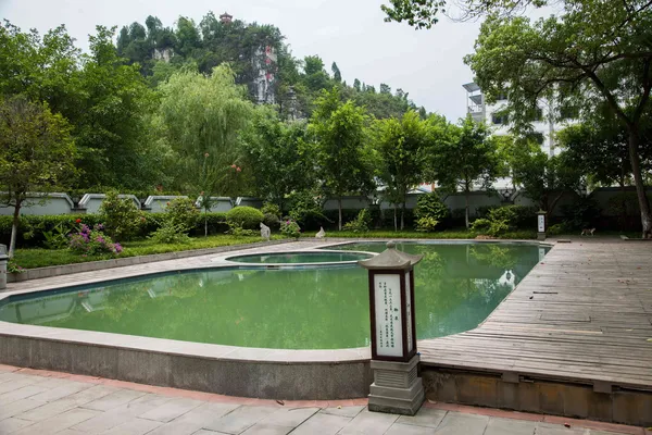 Banan district, östra flodstranden springs resort & spa fem trasa turist-distriktet i chongqing, "chongqing orientaliska folk spa hotel" — Stockfoto