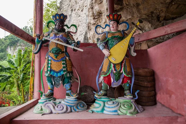 Chongqing Banan District East River Buddha Höhle Quellen fünf Tuch vor vier Diamanten — Stockfoto