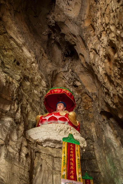 Банановый район, город Чунцин, Ист-Ривер Спрингс пять тканей Будды пещеры — стоковое фото