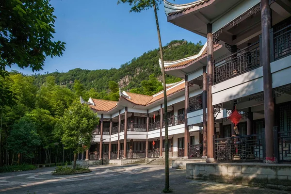 Bezirk Yongchuan, Chongqing dasan Bambus malerische "Haus der fliegenden Dolche" wurde gefilmt Hügel — Stockfoto