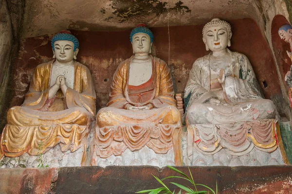 Anyue κομητεία, επαρχία Σιτσουάν στην Βόρεια τραγουδιού δυναστείας παγώνι σπηλαιώδης ναός δημιούργησε τρεις Βούδα σπήλαιο, σπήλαιο θέσεις sutra guanyin Βούδα — Φωτογραφία Αρχείου