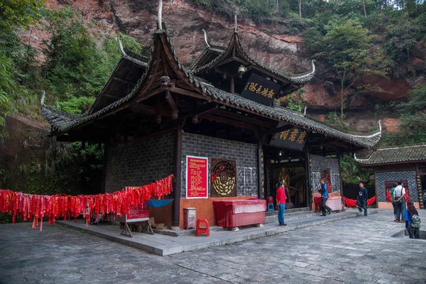 Hubei enshi tujia templet staden, lin jun förfader av pakistanska fungerar med statyer — Stockfoto