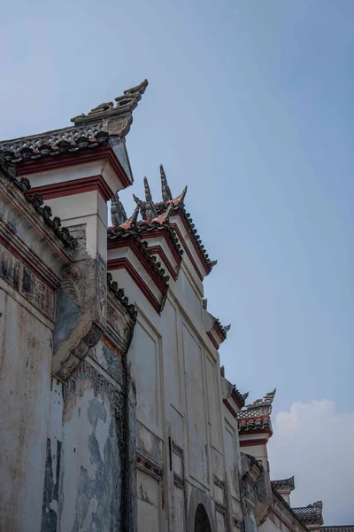 Bo jang, velké přehrady v hubei enshilichuan města wells starobylých budov "lee předků hall" — Stock fotografie