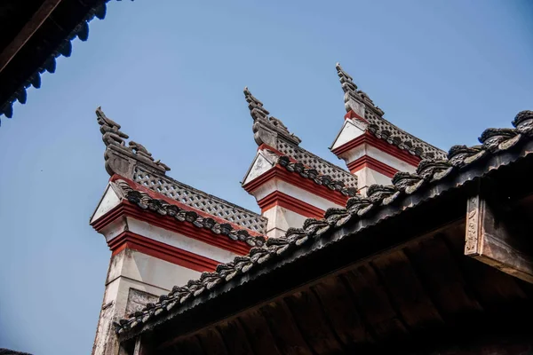 Bo yang, een grote dam in hubei enshilichuan stad wells oude gebouwen "lee ancestral hall" — Stockfoto