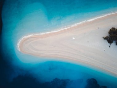 Altın boynuzun tepesi, Zlatni faresi, Hırvatistan