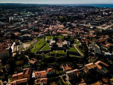 Hırvat kasabası Pula 'daki Kale' nin havadan görünüşü