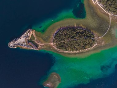 Hırvatistan 'daki St. Nicholas Kalesi' nin havadan aşağı manzarası
