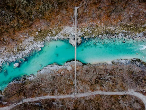 Luchtfoto Van Een Drone Brug Prachtige Kristalblauwe Soca Rivier Bij — Stockfoto