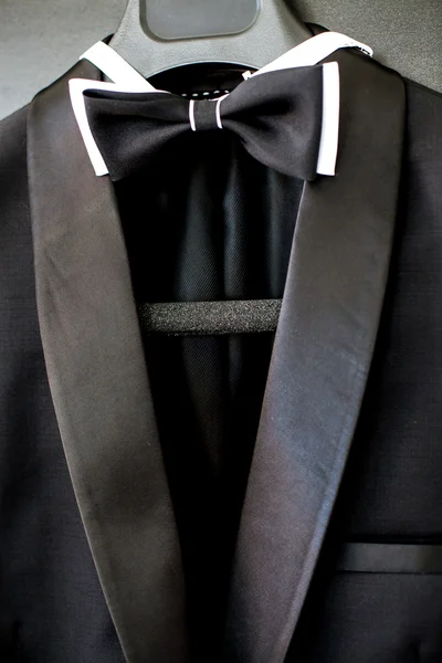 Краватка на куртці — стокове фото